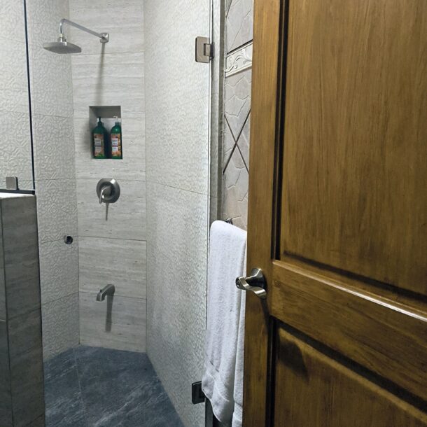 Bathroom-1000825521
